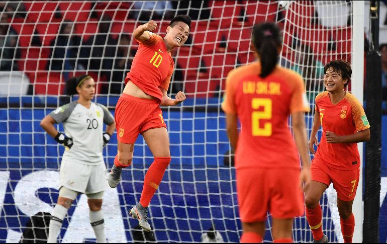 Yin Li (#10) anota el único gol del partido al minuto 40. AFP/F. FIFE