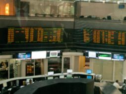 El IPC borró las ganancias de las primeras horas después de toparse con una resistencia importante en 43 mil 850 puntos correspondiente al promedio móvil de 50 días. NTX/ARCHIVO