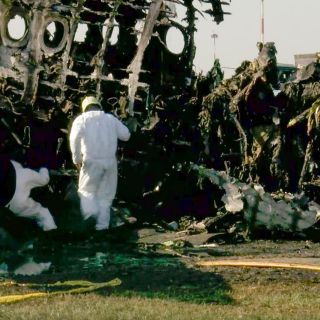 Avión accidentado en Rusia muestra daños típicos de un rayo: informe