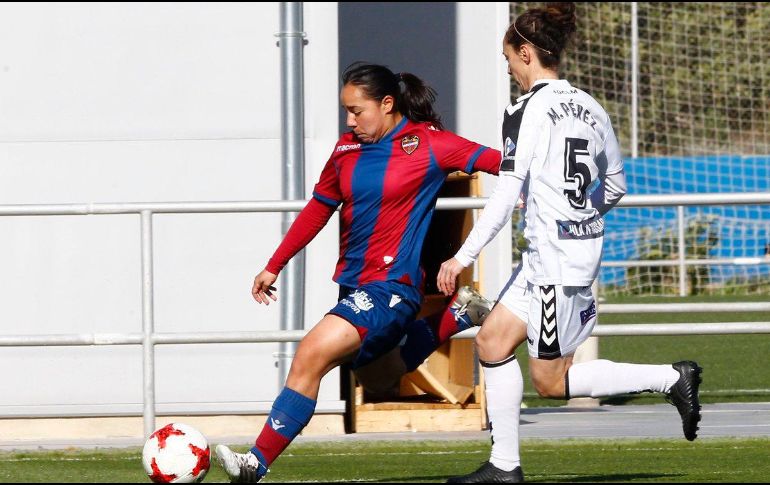 Con veinticuatro goles, Corral se colocó como la máxima realizadora de la Liga Iberdrola en la campaña 2017-18. TWITTER/@LUDfemenino