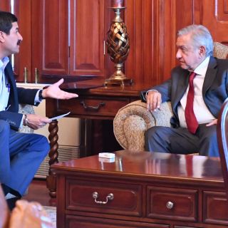 López Obrador dialoga con Javier Corral en Chihuahua