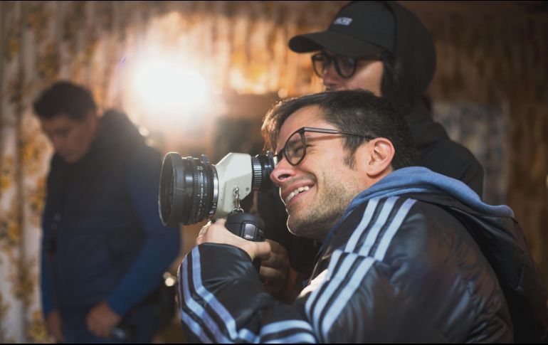 Imagen del director y actor, durante la filmación de “Chicuarotes”. ESPECIAL