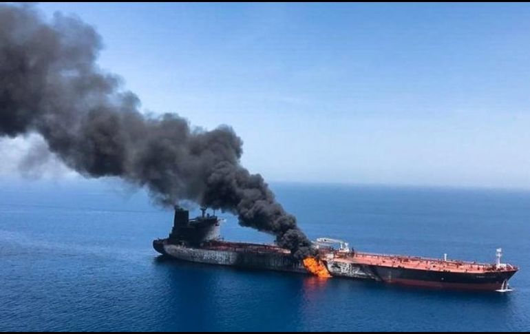 Dos petroleros, uno noruego y otro japonés, sufrieron ataques de origen desconocido mientras navegaban cerca del estrecho de Ormuz, una de las principales vías del mundo para el comercio de petróleo. EL INFORMADOR