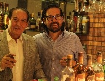 El Dr. Alzati Sánchez y Esteban Alzati. Los anfitriones a una noche llena de sensaciones. EL INFORMADOR / F. González