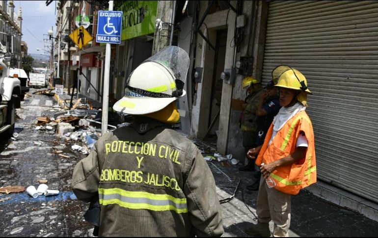 Elementos de Protección Civil y Bomberos coordinan los trabajos de limpieza en la zona. ESPECIAL/Protección Civil y Bomberos