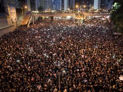 Todos los presentes coincidían en que la manifestación de hoy supera con creces las cifras de asistencia de las pasadas protestas. EFE / J. Favre