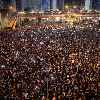 Más de un millón de manifestantes toman las calles de Hong Kong