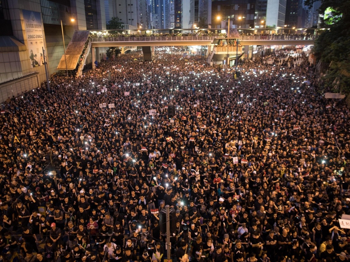  Más de un millón de manifestantes toman las calles de Hong Kong