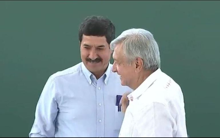 Javier Corral y Andrés Manuel López Obrador en el evento de este domingo en Camargo, Chihuahua. ESPECIAL/Gobierno de México