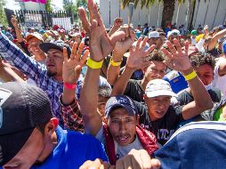 Consideran una gran contradicción buscar la forma de atender a los migrantes con servicios de salud y empleo, cuando estos programas para mexicanos tienen recortes. NTX / ARCHIVO