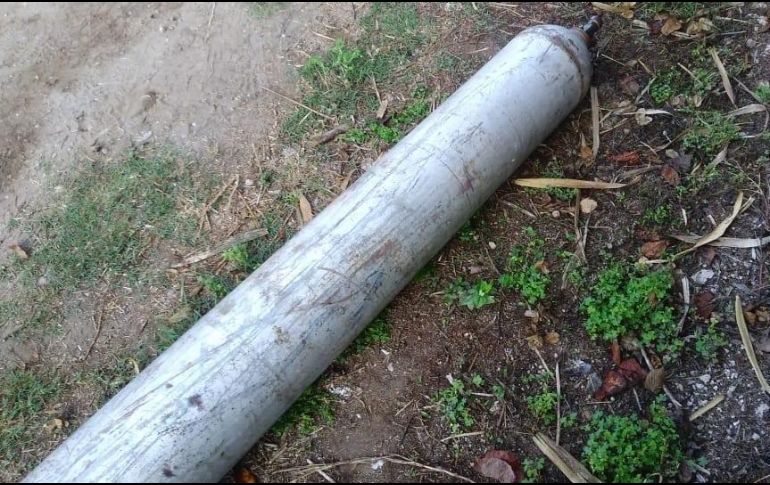 Una vez que se localizó el objeto, fue resguardada el área para realizar el manejo adecuado del tanque. TWITTER / @MICHOACANSSP