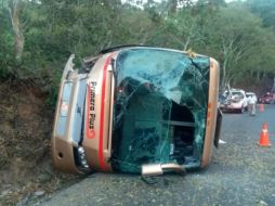 Los lesionados fueron trasladados en estado de leve a regular al Centro de Salud de El Tuito y Puerto Vallarta. ESPECIAL / Protección Civil Jalisco