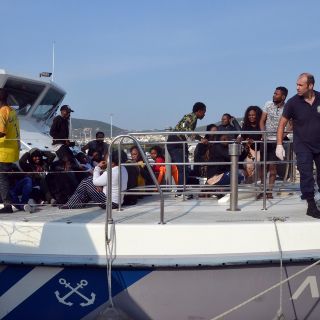 Ocho muertos al hundirse un barco con refugiados ante las costas turcas