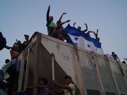 Tan sólo durante el fin de semana, la Policía Federal rescató a 785 personas en cuatro cajas de tráilers en Veracruz. EFE / ARCHIVO