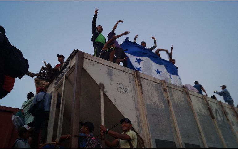 Tan sólo durante el fin de semana, la Policía Federal rescató a 785 personas en cuatro cajas de tráilers en Veracruz. EFE / ARCHIVO