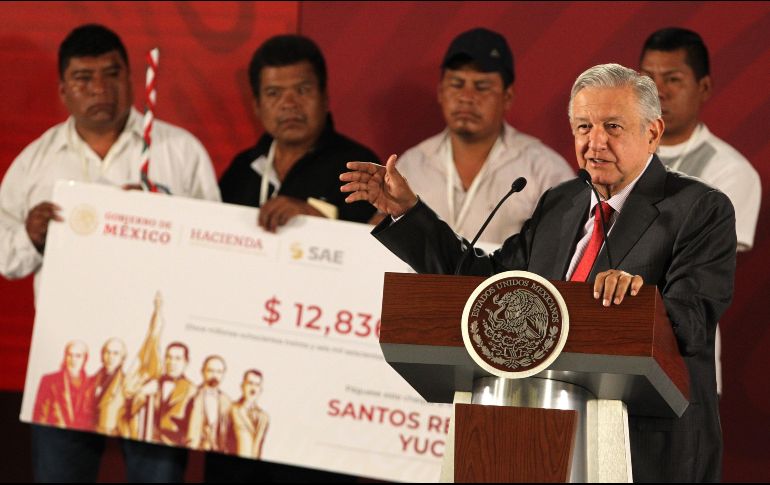 López Obrador adelantó que el Instituto para Devolverle al Pueblo lo Robado realizará una subasta de inmuebles y terrenos; así como una de joyas incautadas al crimen organizado. EFE / M. Guzmán