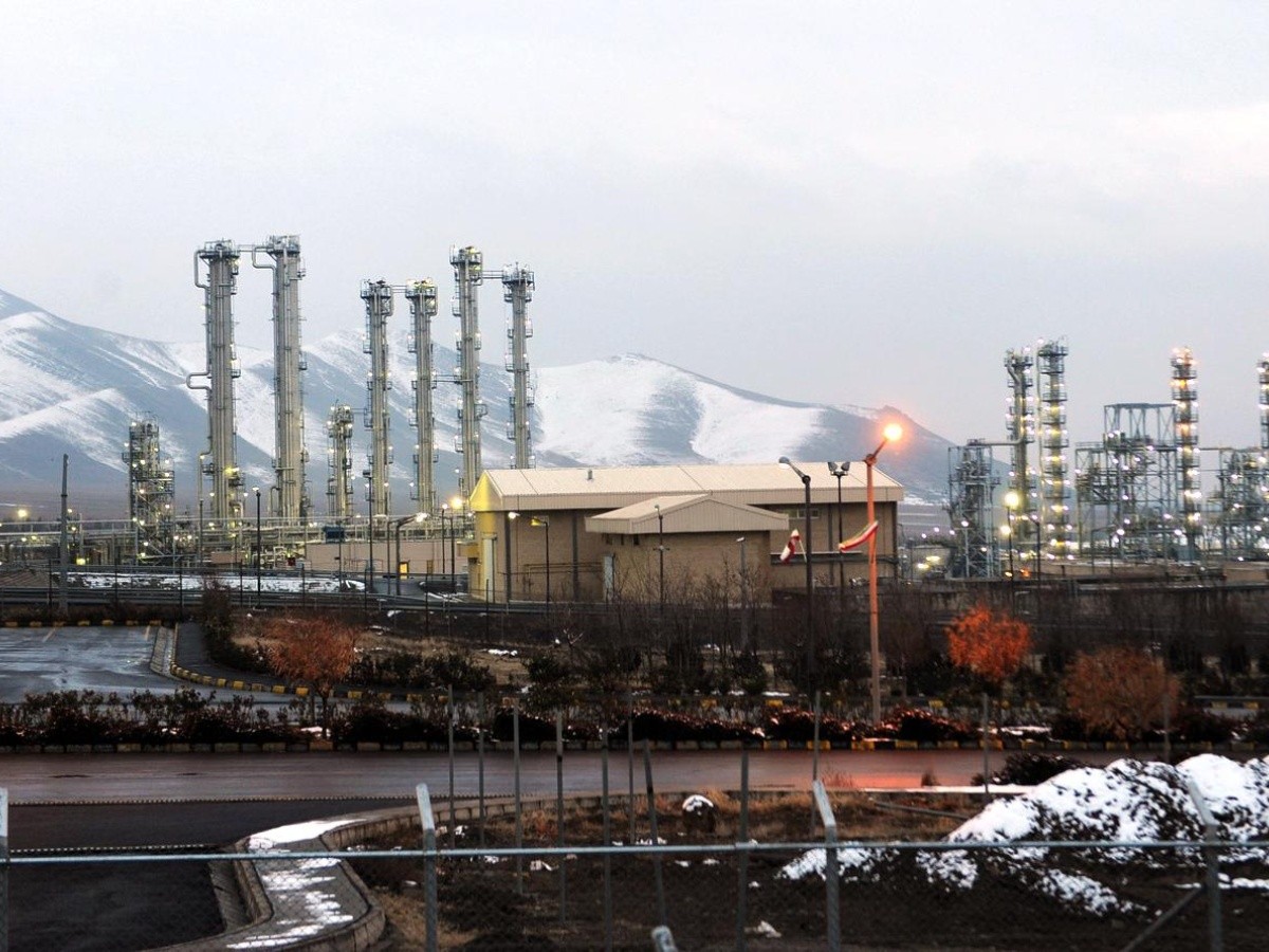  Irán anuncia que sus reservas de uranio superarán pronto el límite
