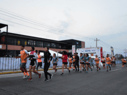 Las competencias finalizarán con el Medio Maratón de Tlajomulco el próximo 22 de septiembre en la ribera de la laguna de Cajititlán. TWITTER / @GobTlajomulco