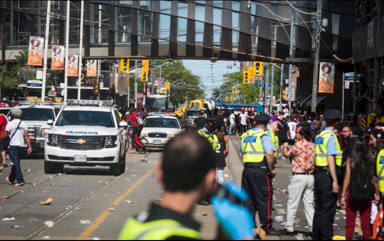Los disparos provocaron dos estampidas entre los asistentes que abarrotaban la plaza. AP / T. Martin/The Canadian Press