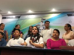 Los afectados fueron atendidos por la diputada priista Mariana Fernández, que anunció que en la próxima sesión del pleno del Congreso presentará un punto de acuerdo para pedir a las autoridades estatales destinen el presupuesto necesario para que el plantel siga operando. EL INFORMADOR/ R. Rivas