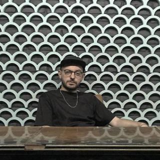 Aeroplane llega al Bismarck