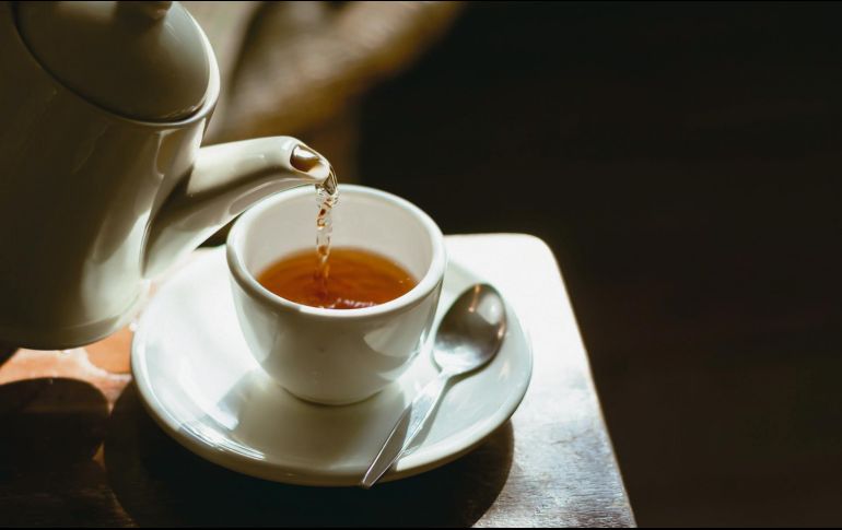 Pese a su sabor amargo, el té de valeriana es bastante popular para reducir los síntomas de ansiedad. ESPECIAL
