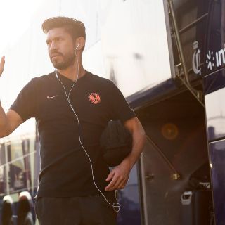 Oribe Peralta parte a Guadalajara para firmar su contrato con Chivas