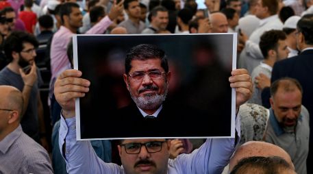 Entierran al ex presidente egipcio Morsi; piden investigar su muerte