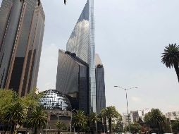 En el mercado accionario local se opera un volumen de 1.1 millones de títulos, por un importe económico de 51.2 millones de pesos. AFP / ARCHIVO