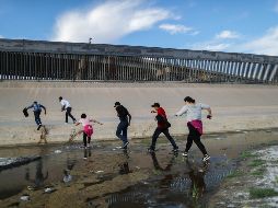 El último mes ha sido especialmente trágico en la frontera entre Estados Unidos y México, zona donde 23 personas murieron desde el pasado 30 de mayo. AFP/ARCHIVO
