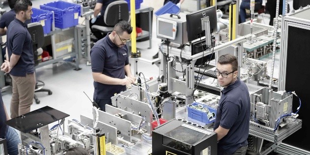 Empleo manufacturero acumula dos meses a la baja en abril