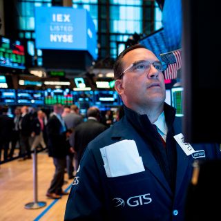 Wall Street cierra al alza ante noticia de encuentro Trump-Xi