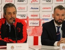 Boy (I) lamenta que la directiva encabezada por José luis Higuera (D) reciba críticas por contratar a Oribe Peralta.  IMAGO7/ARCHIVO