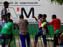 Las personas denuncian hacinamiento y tardanza en sus trámites. NTX/J. Lira