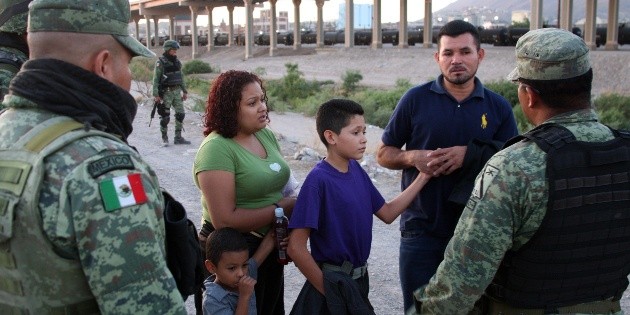 L&iacute;neas de autobuses pedir&aacute;n identificaci&oacute;n a pasajeros para evitar migrantes