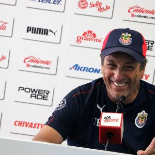 Tomás Boy está feliz con Oribe Peralta