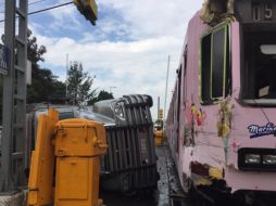 Tráiler choca contra Tren Ligero en Urdaneta