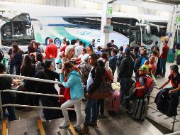 Señalan que las empresas de transporte no incurren en una irregularidad si trasladan a personas indocumentadas, salvo si lo hacen con el propósito de evadir las leyes. NTX/ARCHIVO