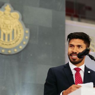 Tanto Chivas como América tienen su grandeza: Oribe Peralta