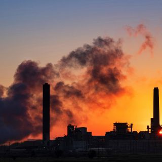 Donald Trump revoca ley medioambiental de Obama