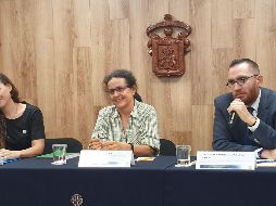 María José Lazcano (izq), coordinadora de vinculación de FM4, destacó que la clínica jurídica de la organización ha dado acompañamiento a 300 migrantes desde 2016. EL INFORMADOR / J. Armendáriz