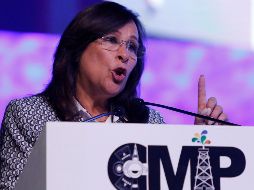La secretaria de Energía de México, Rocío Nahle, habla durante su conferencia magistral este jueves, en el Congreso Mexicano del Petróleo (CMP) en León,  Guanajuato. EFE/L. Ramírez