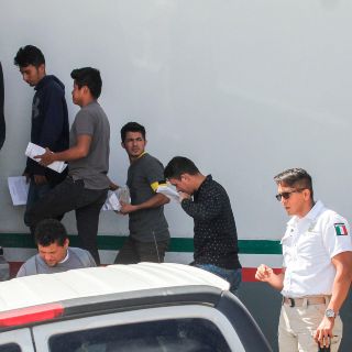 Volaris ofrece a migrantes vuelos de regreso de un dólar más impuestos