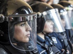 Se reporta que a una policía mujer de elite quien tienen derecho a portar su arma fuera de servicio, se le recoge específicamente a ella por ser mujer. EL INFORMADOR / ARCHIVO