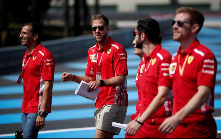 Sebastian Vettel (segundo de izquierda a derecha), quiere sacarse en Francia la espina de lo ocurrido hace dos semanas en Montreal. EFE/V. Xhemaj