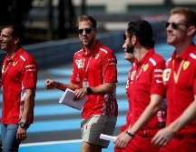 Sebastian Vettel (segundo de izquierda a derecha), quiere sacarse en Francia la espina de lo ocurrido hace dos semanas en Montreal. EFE/V. Xhemaj
