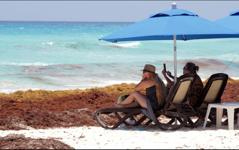 Pese a sargazo, Cancún es el destino preferido de turistas de EU