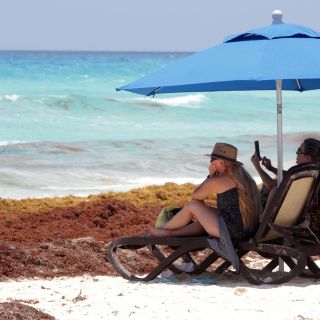 Pese a sargazo, Cancún es el destino preferido de turistas de EU