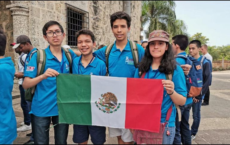Se trata de Rebeca Munguía, de 15 años de edad, originaria de Sinaloa; Daniel Ochoa, de Tamaulipas; Luis Martínez, de Nuevo León y Jacobo, de Yucatán.  TWITTER / @Naysalvatori