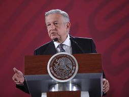 López Obrador reafirma que Marcelo Ebrard y Carlos Urzúa asistirán en su representación. EFE / S. Gutiérrez